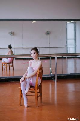 翁虹《玉尺经》